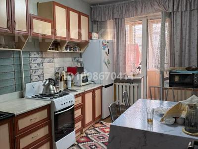 3-бөлмелі пәтер · 70 м² · 4/5 қабат, мкр Тастак-2, Мкр Тастак — Дуйсенова/Брусиловского, бағасы: 300 000 〒 в Алматы, Алмалинский р-н