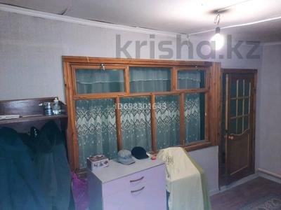 3-бөлмелі пәтер · 70 м² · 1 қабат, Абай 37 — Находится возле базара, бағасы: 6 млн ₸ в Жанаозен