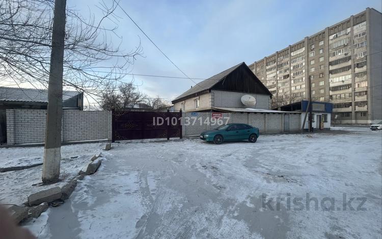 Отдельный дом · 6 комнат · 200 м² · 10 сот., Рыскулова 8а за 57 млн ₸ в Семее, Красный Кордон — фото 2