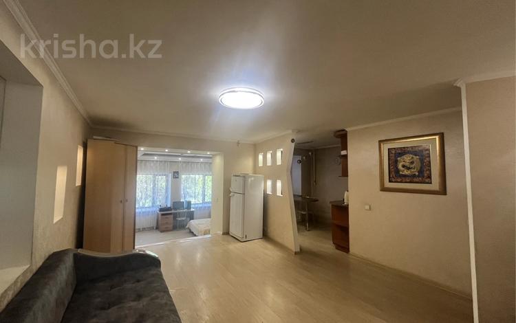 1-комнатная квартира · 53.4 м² · 2/5 этаж, мкр Новый Город, Бухар- Жырау 48 за 16.5 млн ₸ в Караганде, Казыбек би р-н — фото 2