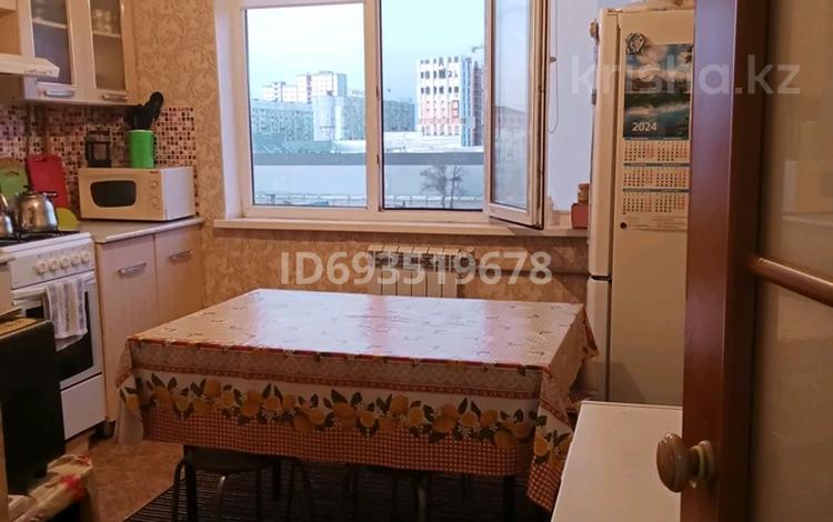 2-бөлмелі пәтер · 60.3 м² · 4/6 қабат, Центральный ш/а., Қ.Ерниязова 18, бағасы: 27 млн ₸ в Атырау, мкр Центральный — фото 2