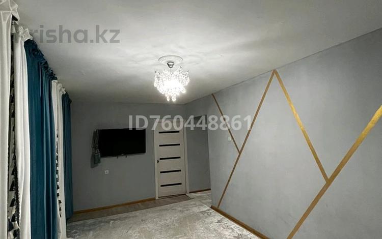 3-комнатная квартира · 61.7 м² · 1/5 этаж, Гагарина 27 — Универмаг за 16 млн 〒 в Каргалы (п. Фабричный) — фото 2