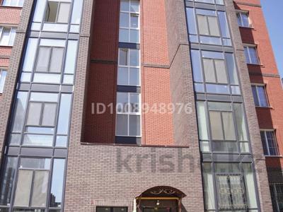 5-комнатная квартира · 200 м² · 2/5 этаж, мкр. Алтын орда за 105 млн ₸ в Актобе