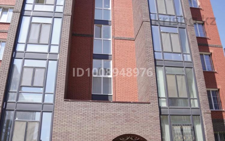 5-комнатная квартира · 200 м² · 2/5 этаж, мкр. Алтын орда за 105 млн ₸ в Актобе — фото 52