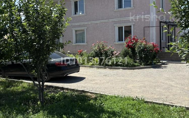 Отдельный дом · 5 комнат · 240 м² · 9 сот., Семей 2 — За магазином Jemis за 135 млн ₸ в Туздыбастау (Калинино) — фото 2