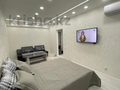 1-бөлмелі пәтер · 32 м² · 2/5 қабат, Байзак батыра 187 — Айтиева, бағасы: 15 000 〒 в Таразе