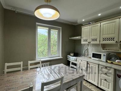 Продажа квартир в Алматы: 2-комнатная квартира · 48 м² · 4/5 этаж, мкр Аксай-4 за 32 млн 〒 2-комнатная квартира · 48 м² · 4/5 этаж, мкр Аксай-4 за 32 млн 〒 в Алматы, Ауэзовский р-н