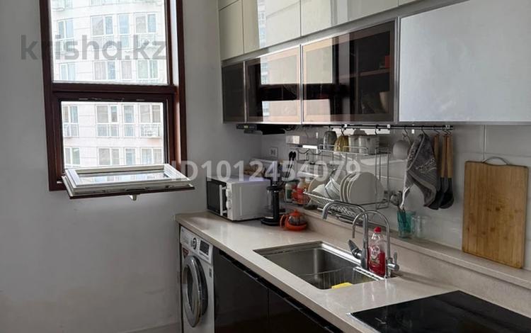 2-бөлмелі пәтер · 65 м² · 15/17 қабат, Аскарова 4, бағасы: 80 млн ₸ в Алматы, Ауэзовский р-н — фото 2