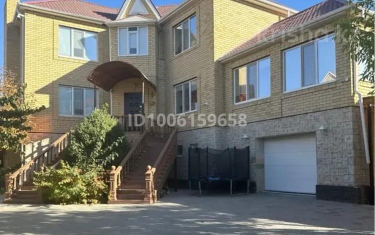 Отдельный дом · 8 комнат · 365 м² · 10 сот., мкр Ак Шагала, Мухит Калимова 7 за 150 млн 〒 в Атырау — фото 38