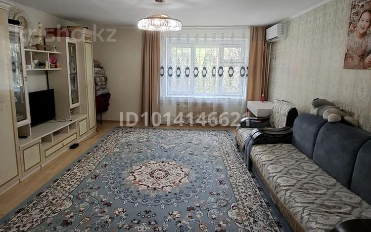 4-бөлмелі пәтер · 90 м² · 2/5 қабат, Центральный ш/а., Махамбета 87б, бағасы: 27 млн ₸ в Атырау, мкр Центральный — фото 2