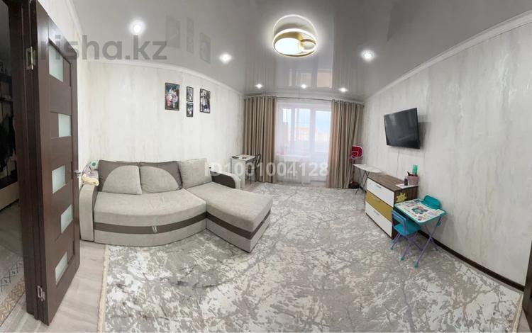 3-бөлмелі пәтер · 70 м² · 4/6 қабат, 10 мкр 16/1, бағасы: 26 млн ₸ в Аксае — фото 2