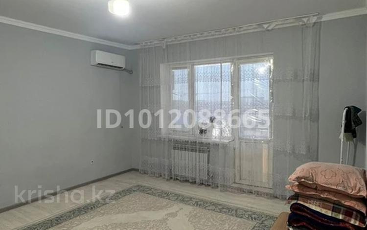 2-бөлмелі пәтер · 61.3 м² · 4/6 қабат, Султан Бейбарыс 40 — Школа Silkway, Национальная гимназия, рядом остановка Акниет, бағасы: 23 млн ₸ в Атырау — фото 2