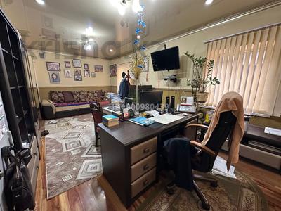 Отдельный дом · 6 комнат · 320 м² · 6 сот., Пер.Колбасшы Койгелды 16 — Конаева-Желтоксан за 120 млн ₸ в Таразе