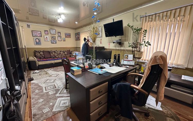 Жеке үй · 6 бөлме · 320 м² · 6 жүзд., Пер.Колбасшы Койгелды 16 — Конаева-Желтоксан, бағасы: 120 млн ₸ в Таразе — фото 2