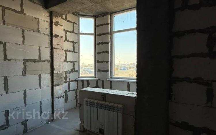 4-бөлмелі пәтер · 174 м² · 2/5 қабат, Абулхайр-хана 56/6, бағасы: 57 млн ₸ в Атырау — фото 2