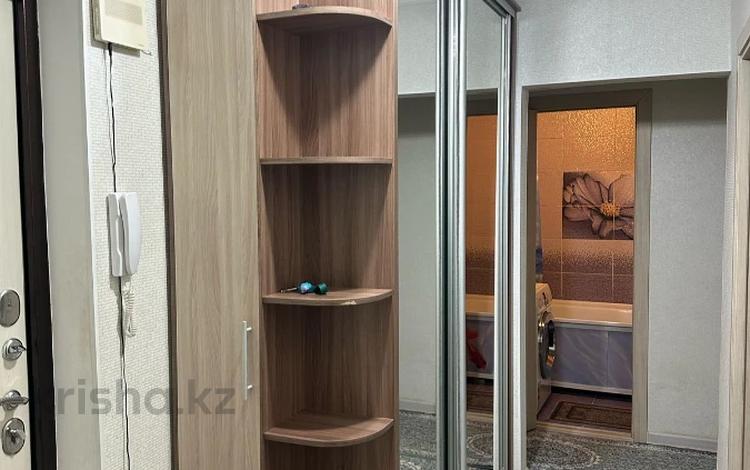 2-комнатная квартира · 48 м² · 2/5 этаж, мкр 8 за 17.9 млн ₸ в Актобе — фото 2