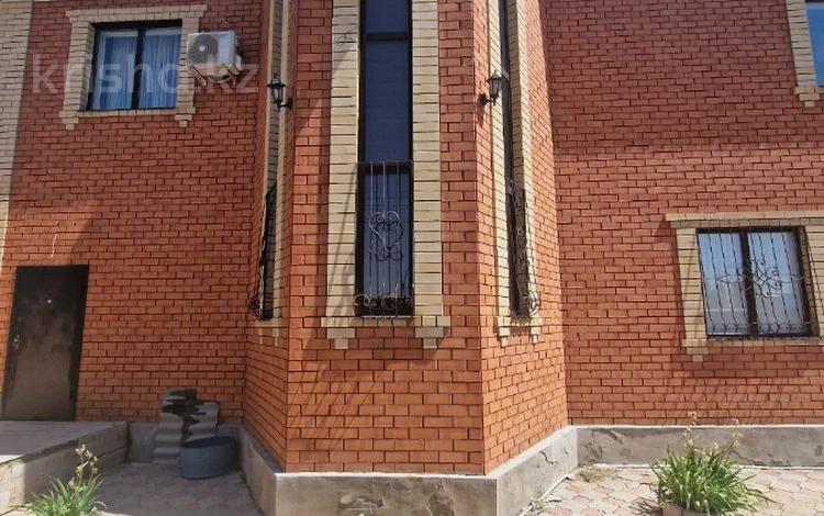 Жеке үй · 8 бөлме · 362 м² · 10 жүзд., Кокпекти 30, бағасы: 75 млн ₸ в Акжар — фото 166