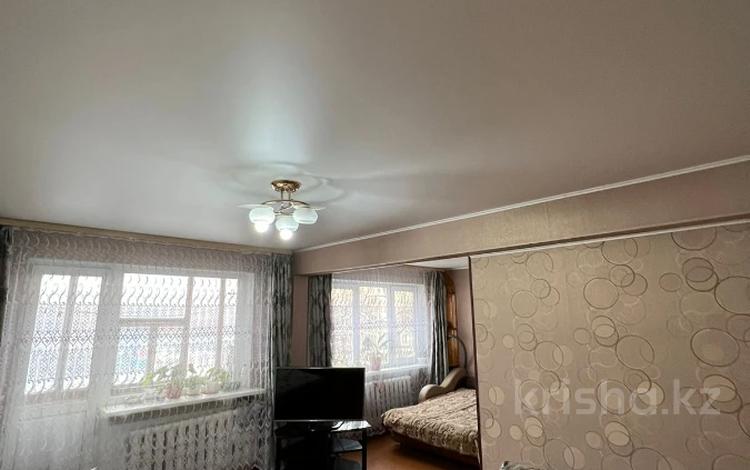 2-комнатная квартира, 50 м², 2/5 этаж, Кабанбай Батыра 112 за ~ 16.4 млн 〒 в Усть-Каменогорске — фото 2
