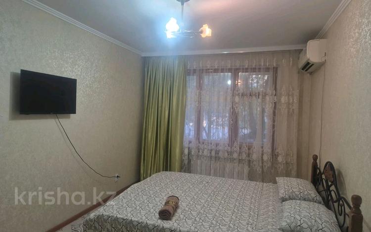 1-комнатная квартира · 40 м² · 1/5 этаж, мкр 5, Молдагуловой 8/1 — Вечный огонь за 11 000 ₸ в Актобе — фото 2