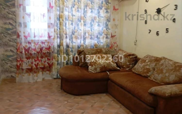 2-бөлмелі пәтер · 45 м² · 5/5 қабат, Айгүл ш/а 50, бағасы: 11.5 млн ₸ в Уральске, мкр Айгуль — фото 2
