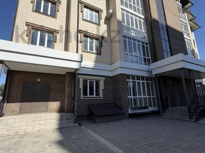 Свободное назначение, офисы, магазины и бутики, общепит, салоны красоты, медцентры и аптеки, образование, развлечения · 211 м² за 126.6 млн ₸ в Караганде, Казыбек би р-н