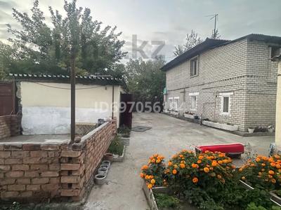 Продажа домов и дачи в Абай обл.: Отдельный дом · 8 комнат · 160 м² · 4 сот., БауыржанМомышулы 58 — Чайковского за 49 млн 〒 Отдельный дом · 8 комнат · 160 м² · 4 сот., БауыржанМомышулы 58 — Чайковского за 49 млн 〒 в Семее