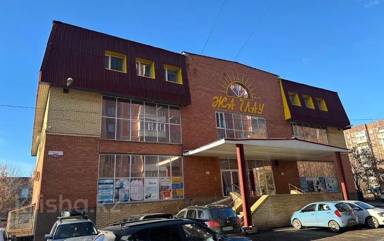 Свободное назначение, офисы, магазины и бутики, общепит, салоны красоты, медцентры и аптеки, образование, развлечения · 2693.2 м² за ~ 500.7 млн ₸ в Караганде, Казыбек би р-н — фото 2