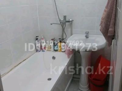 2-бөлмелі пәтер · 48 м² · 4/5 қабат, Авангард 4 мкр 10 — 3 школа мерей 16 школа, бағасы: 16.5 млн ₸ в Атырау, мкр Авангард-4