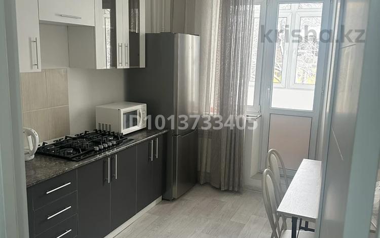 1-бөлмелі пәтер · 44 м² · 2/9 қабат, мкр Жетысу-2 25, бағасы: 250 000 ₸ в Алматы, Ауэзовский р-н — фото 2