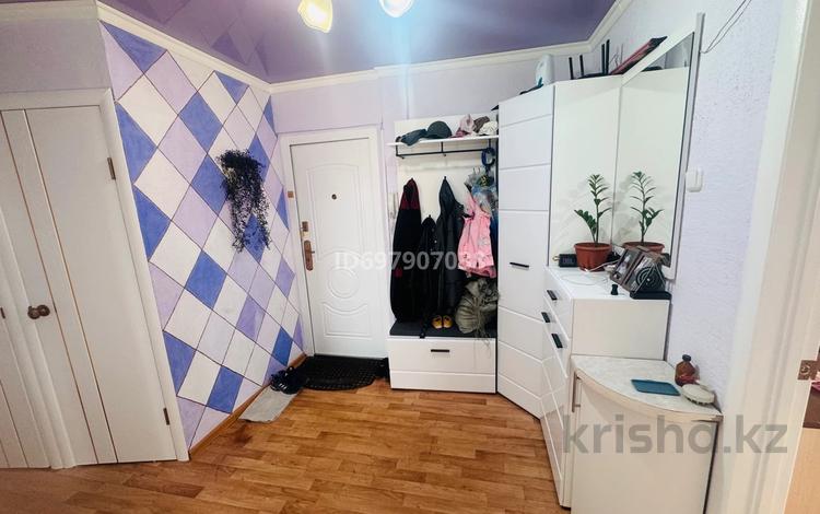 3-бөлмелі пәтер, 62 м², 5/5 қабат, Майкудук, 18й микрорайон 23, бағасы: 16.5 млн 〒 в Караганде, Алихана Бокейханова р-н — фото 2