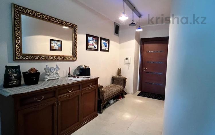 3-бөлмелі пәтер · 119 м² · 13/17 қабат, мкр Самал-3, Мендикулова 22, бағасы: 135 млн ₸ в Алматы, Медеуский р-н — фото 2