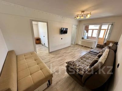 3-комнатная квартира · 50 м² · 2/5 этаж, Назарбаева 65/1 за 19.6 млн 〒 в Усть-Каменогорске