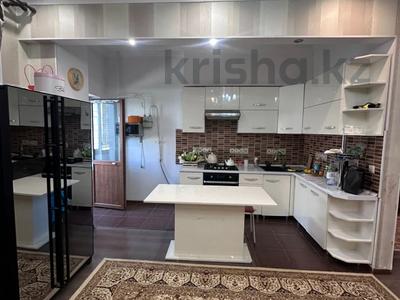 2-комнатная квартира · 77.4 м² · 4/10 этаж, 12 мкр за 26.5 млн ₸ в Актобе