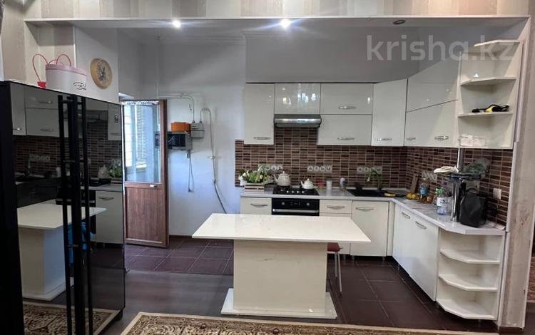 2-комнатная квартира · 77.4 м² · 4/10 этаж, 12 мкр за 26.5 млн ₸ в Актобе — фото 2