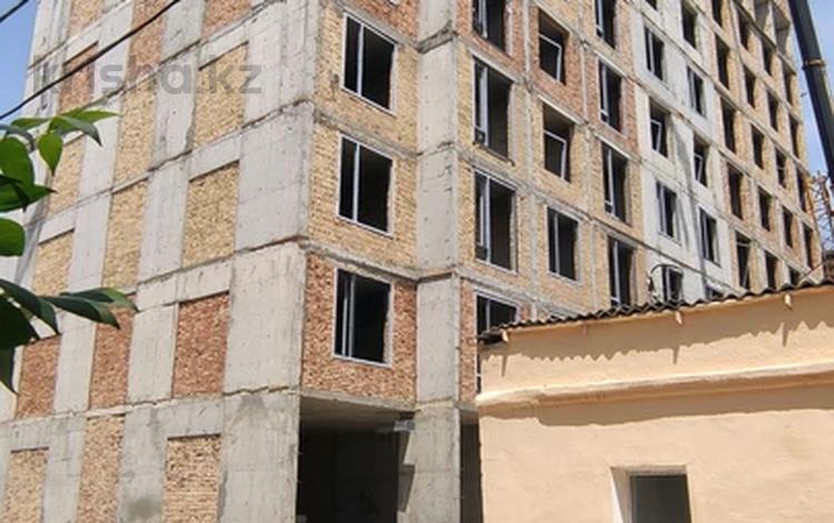 2-бөлмелі пәтер · 74 м² · 4/9 қабат, Проспект Жамбыла 18, бағасы: ~ 26 млн ₸ в Таразе — фото 2