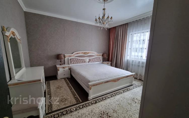 3-комнатная квартира, 85 м², 3/9 этаж помесячно, Каратал за 220 000 〒 в Талдыкоргане — фото 5