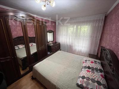 3-комнатная квартира, 59 м², 4/4 этаж, манаса за 35 млн 〒 в Алматы, Бостандыкский р-н