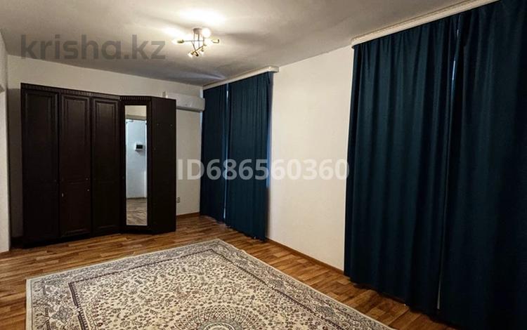 1-комнатная квартира · 50 м² · 9/9 этаж, Самал 94 за 120 000 ₸ в Уральске — фото 17