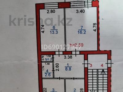 3-комнатная квартира, 59.3 м², 3/5 этаж, мкр Михайловка — Аманжолова за 25 млн 〒 в Караганде, Казыбек би р-н