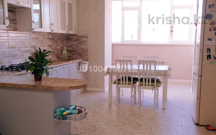 3-комнатная квартира · 142.3 м² · 4/8 этаж, мкр. Алтын орда — Х.Досмухамедова за 400 000 ₸ в Актобе — фото 2