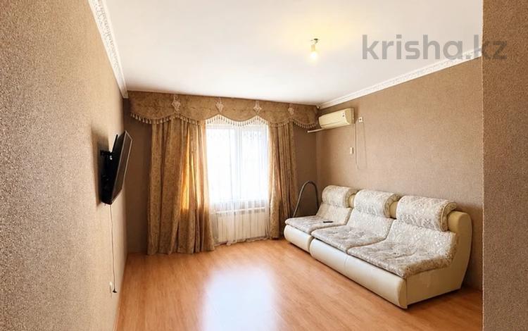 2-комнатная квартира · 73 м² · 8/16 этаж, мкр. Алмагуль, мкр. Алмагул 17 за 19 млн ₸ в Атырау — фото 2