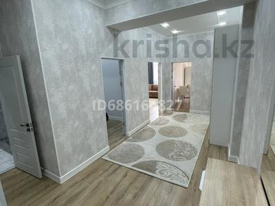 2-комнатная квартира, 67 м², 12/12 этаж, 16-й мкр 49 — Трк Актау за 21 млн 〒