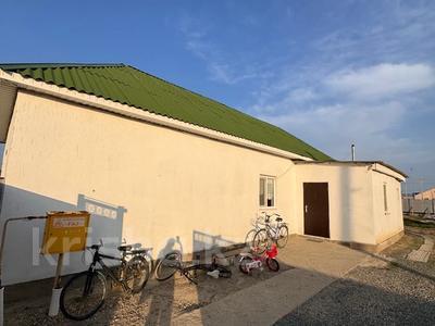 Отдельный дом · 2 комнаты · 85.4 м² · 10 сот., мкр Жулдыз-2, Жолын Басыгариева 18 — Мирас магазин за 17.5 млн ₸ в Атырау