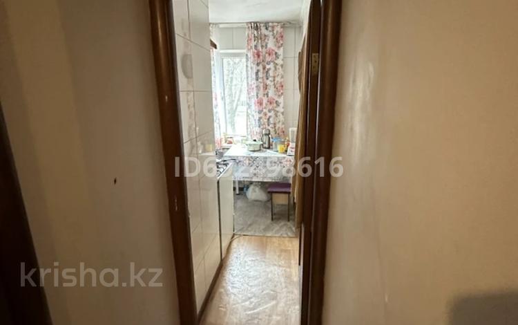 3-бөлмелі пәтер · 60 м² · 2/5 қабат, мкр Аксай-2 22 — ул. Толе Би уг. Б.Момышулы, бағасы: 40 млн ₸ в Алматы, Ауэзовский р-н — фото 2