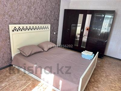 2-бөлмелі пәтер · 44 м² · 5/5 қабат, 1 ш/а, Есет батыра 107, бағасы: 15 000 ₸ в Актобе, мкр 5