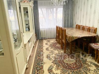3-бөлмелі пәтер · 63 м² · 3/5 қабат, 15-шағынаудан, бағасы: 12.5 млн ₸ в Караганде, Алихана Бокейханова р-н