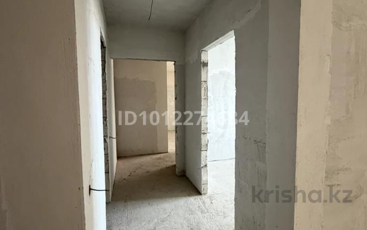 3-бөлмелі пәтер · 92 м² · 6/9 қабат, ул. Бокенбай Батыра 8, бағасы: 35 млн ₸ в Актобе, мкр Авиатор — фото 2