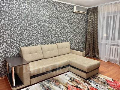 2-комнатная квартира, 48 м², 3/5 этаж посуточно, улица Казахстан 31 за 13 000 〒 в Усть-Каменогорске