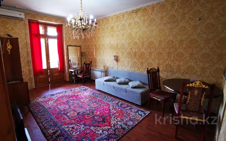 2-бөлмелі пәтер · 55 м² · 3/3 қабат, Абылайхана 66 — Гоголя, бағасы: 300 000 ₸ в Алматы, Алмалинский р-н — фото 2