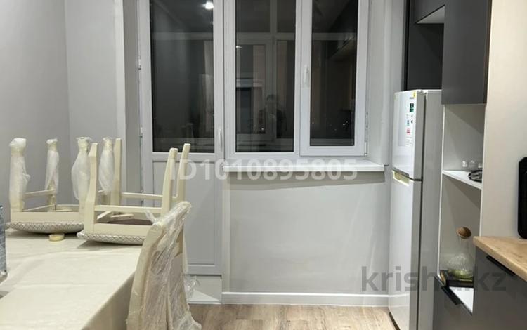 1-бөлмелі пәтер · 52 м² · 10/10 қабат, мкр Женис, мкр. Женис 40, бағасы: 23 млн ₸ в Уральске — фото 2